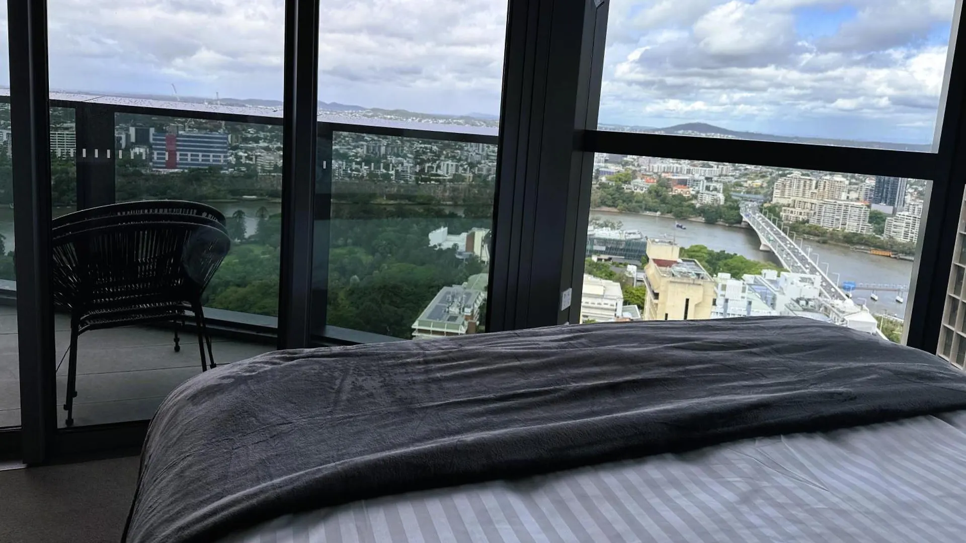 Brisbane Queens Wharf -Spectacular River Views - Sleeps 6 شقة